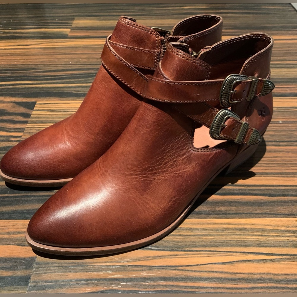 Frye Ray Western Shootie. Size 8.5 M. Color Cognac
